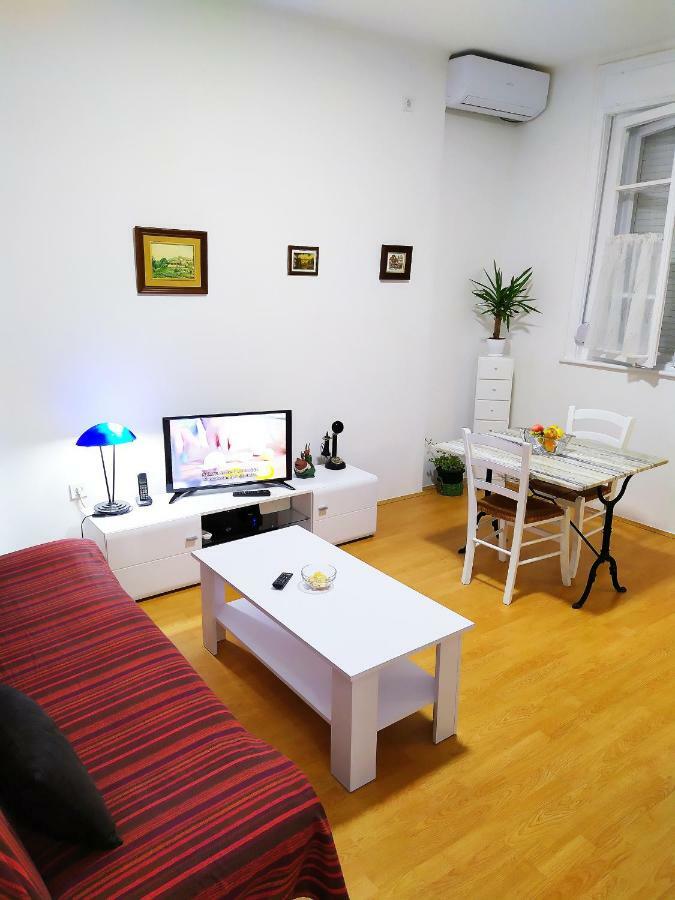 Podgorica Center Apartment Luaran gambar