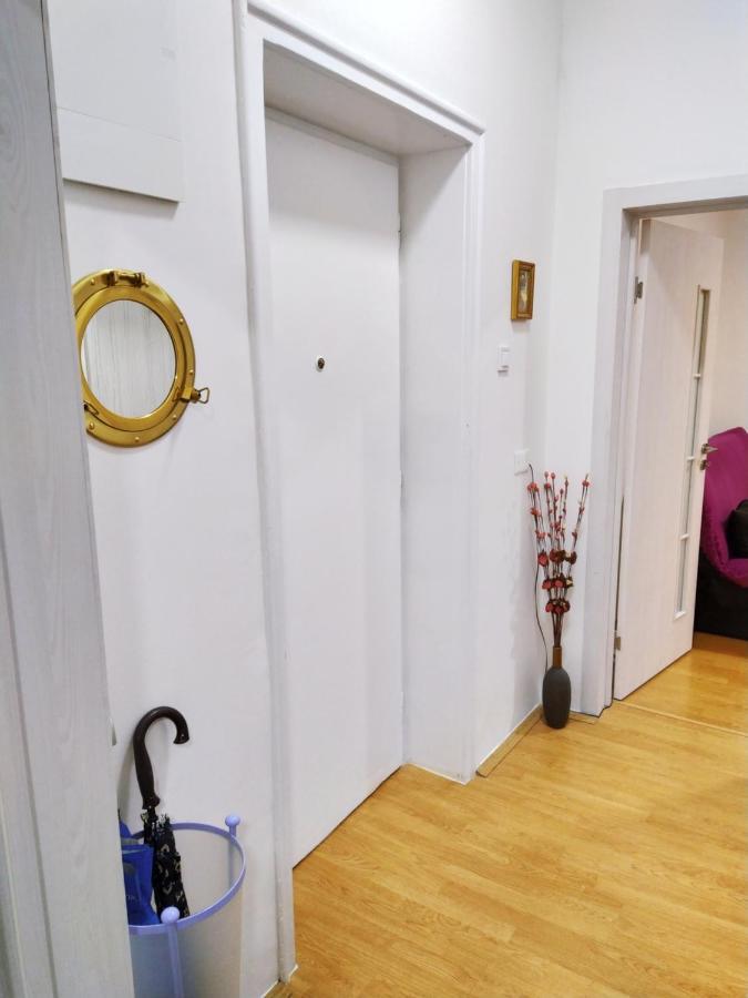 Podgorica Center Apartment Luaran gambar