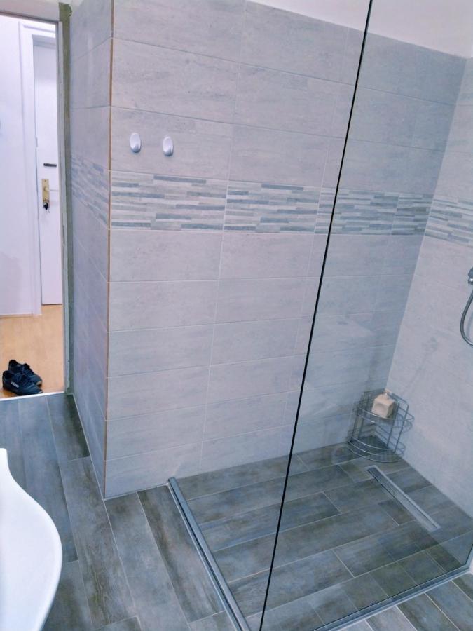 Podgorica Center Apartment Luaran gambar