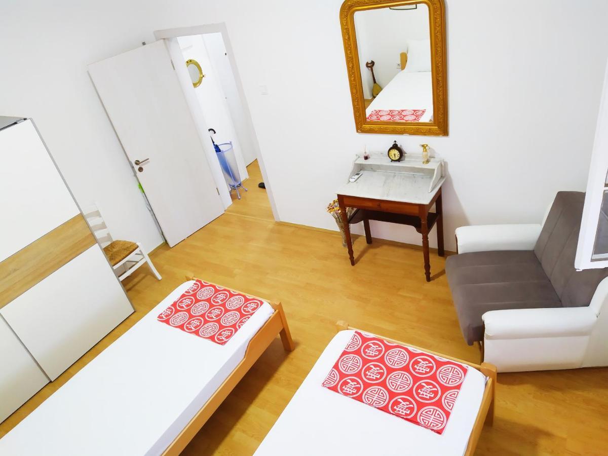 Podgorica Center Apartment Luaran gambar
